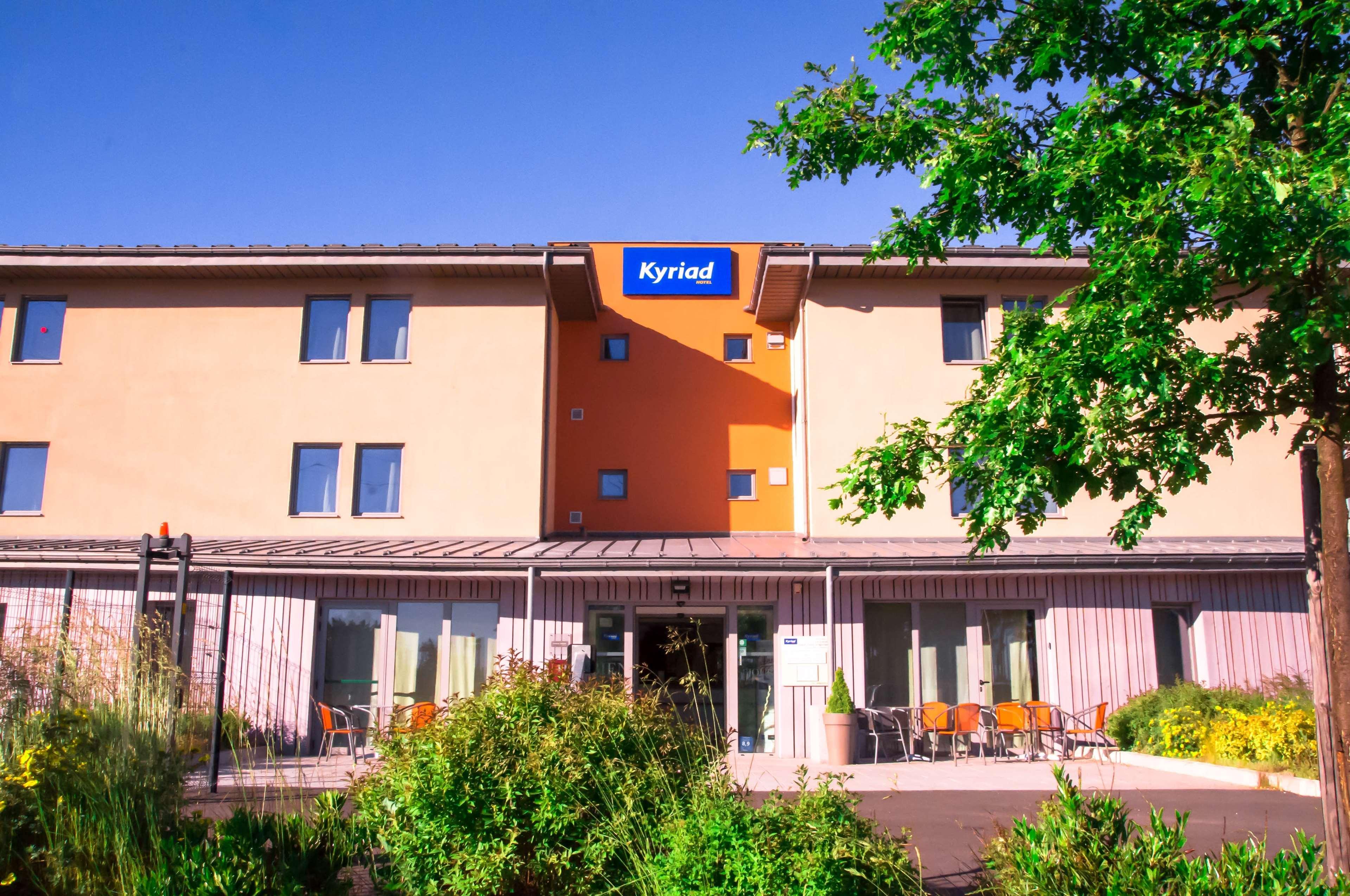 Kyriad Saint Chely D'Apcher - Aire De La Lozere Albaret-Sainte-Marie Екстериор снимка