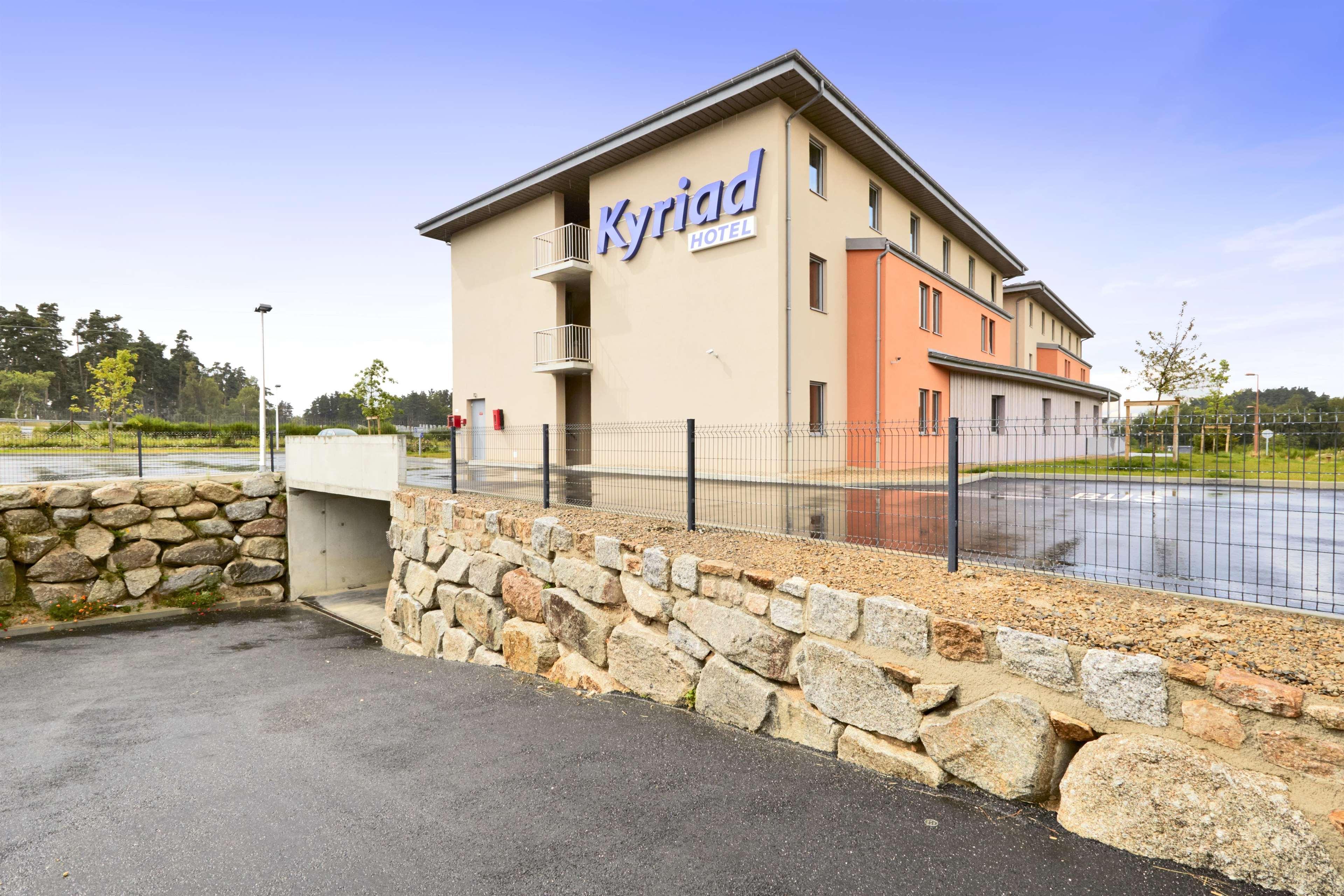 Kyriad Saint Chely D'Apcher - Aire De La Lozere Albaret-Sainte-Marie Екстериор снимка
