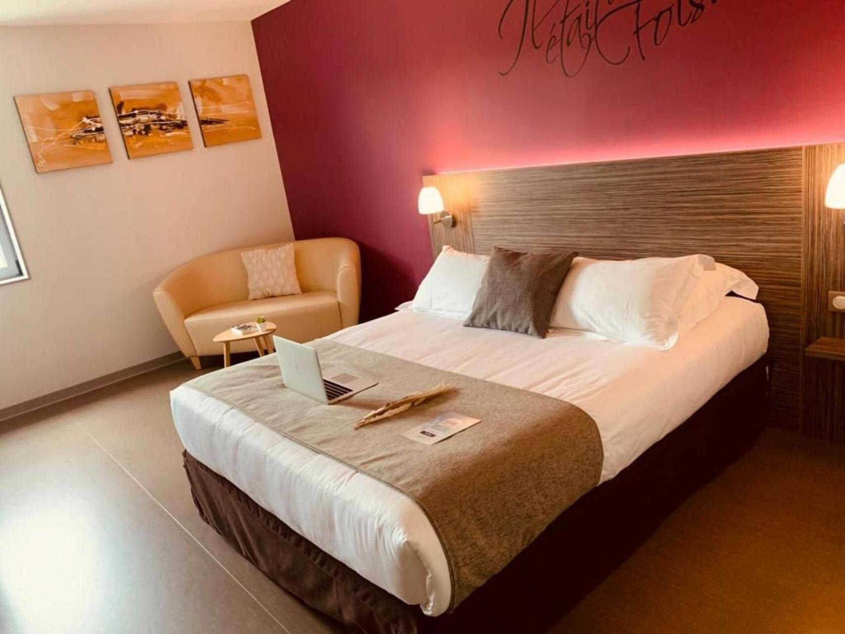 Kyriad Saint Chely D'Apcher - Aire De La Lozere Albaret-Sainte-Marie Екстериор снимка